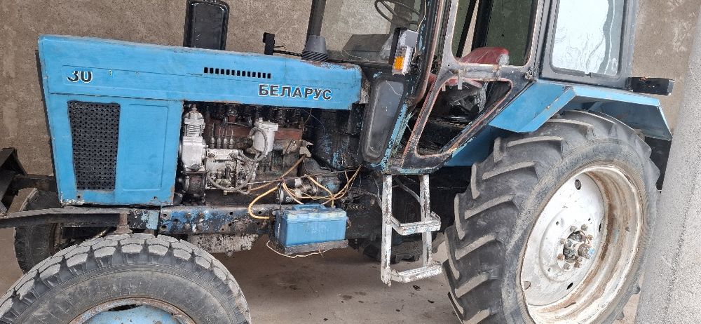 Мтз80 трактор арзонга берворамиз.хамма жойи ишлайди. Рули гедролика.