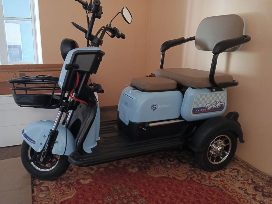 Трицикл Сотилади