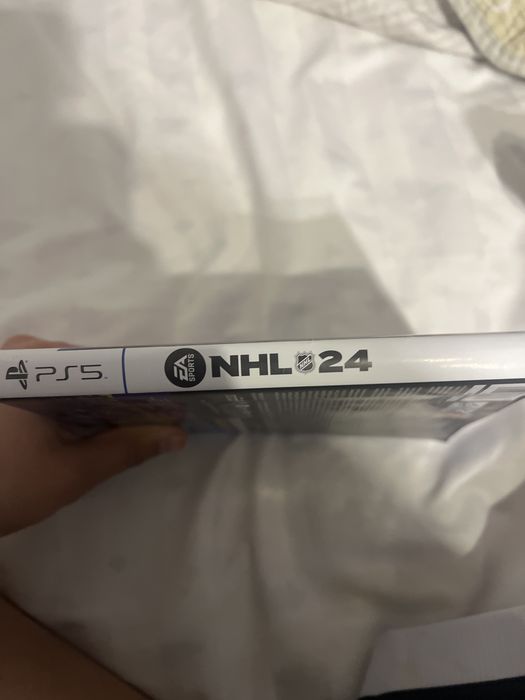 Диск NHL 24 на PS5