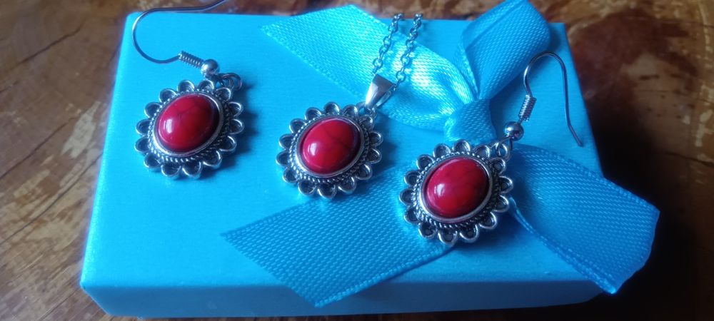 Елегантен Комплект Бижута: Обеци и Колие от Цинкова Сплав с Синьо-Лилав Флорален Принт, Универсални Аксесоари за Жени