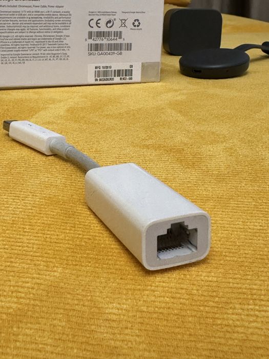 Mini DisplayPort to VGA si Ethernet