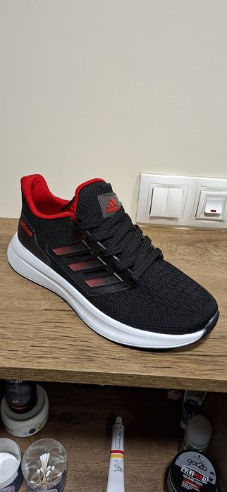 Маратонки Adidas