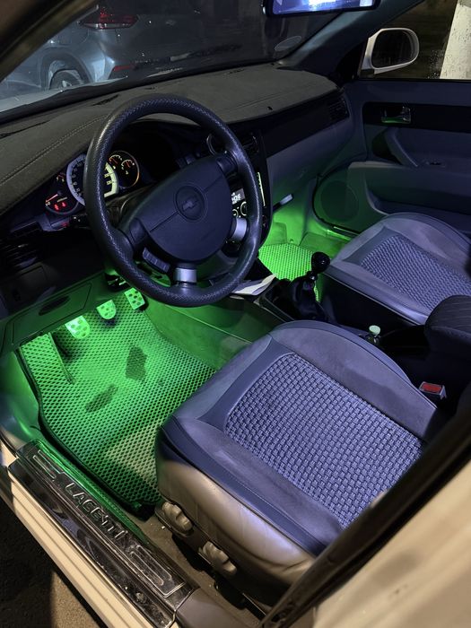 Продается лассети 1.8 белая