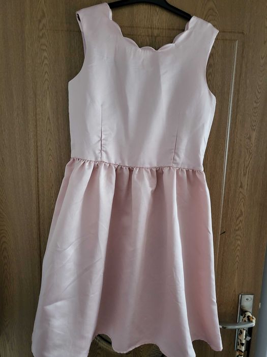 vand rochita fetite 7-10 ani ,marca Hm