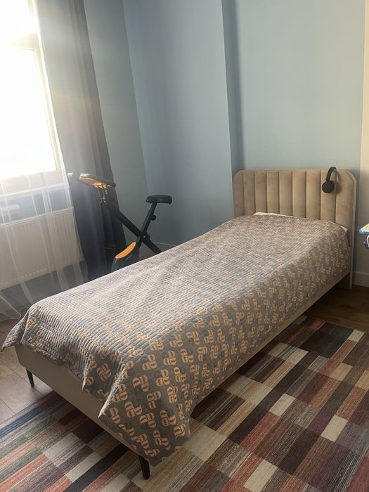 Кровать детская с матрасом