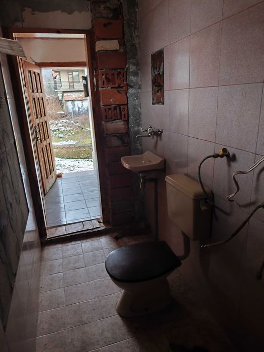 къща, Костенец,  РЗП 75м2 , двор 902 м2 , двоен гараж и къща за гости