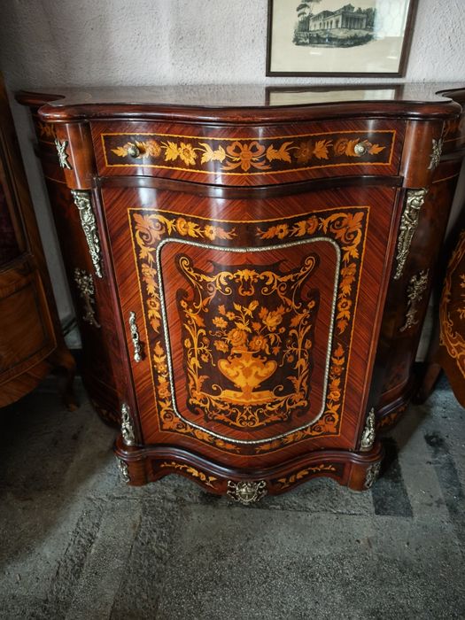 Барокова шкаф с интарзия