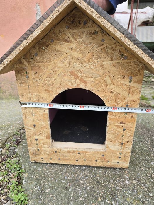 Cusca, casuta, coliba capitonata pentru caini, pisica