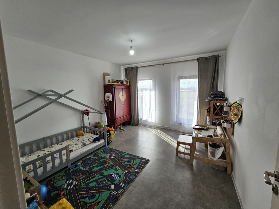 Casă 4 camere 110mp curte 501mp