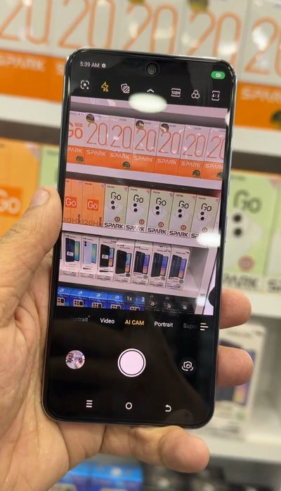 Tecno Spark 30 Pro 8/128GB - ideal holatda.