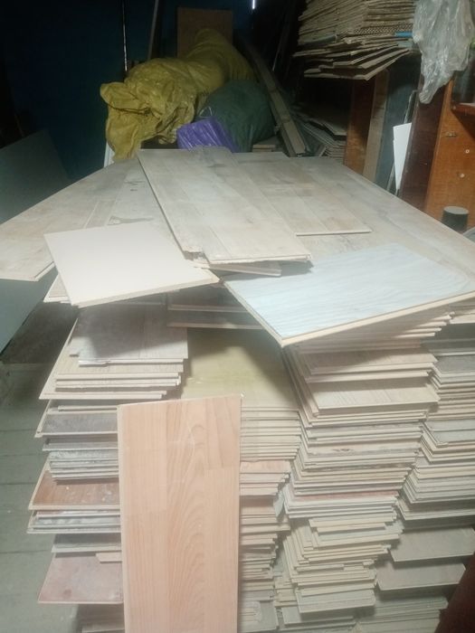 Паркет (паркетный ламинат) Б/У хорошего качества