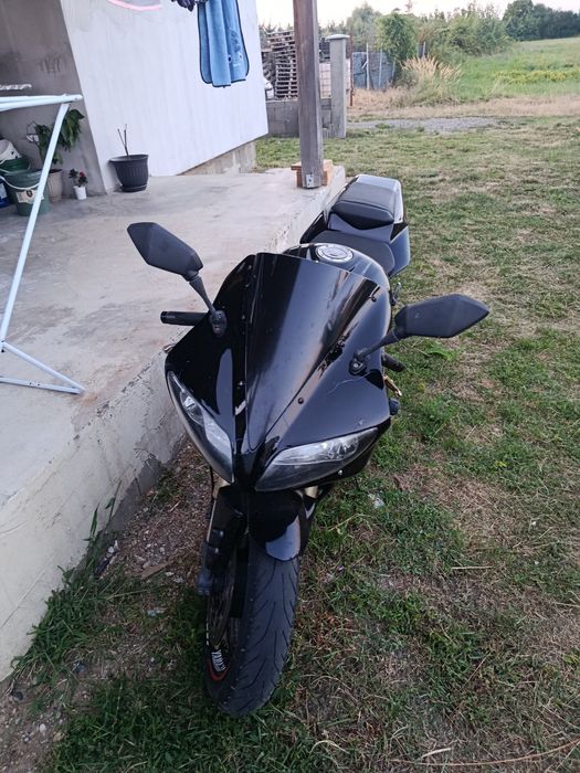 Vând Yamaha r1 2003 model pe injectie limitat in acte a2