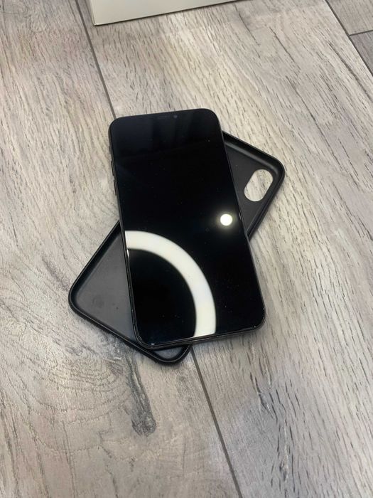 Телефон Apple iPhone X