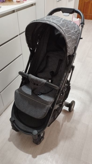 Продам детскую коляску