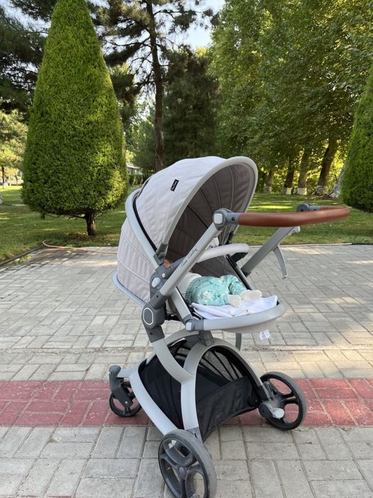 Продам коляску со съемным прогулочным блоком