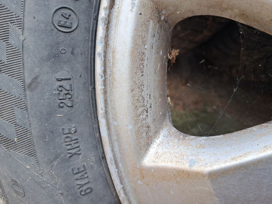 Vând jante opel cu anvelope iarna