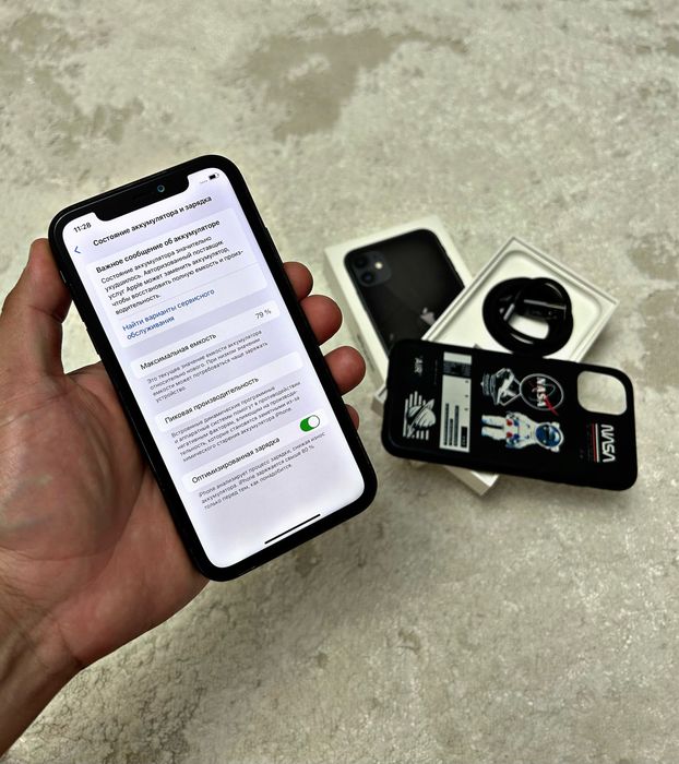  iPhone 11 /64GB/ akb 79%