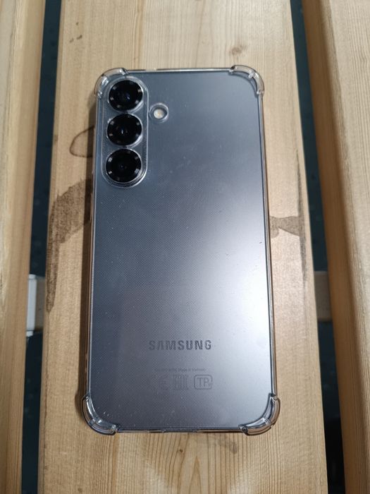 Продам Samsung S25 128Gb идеальный