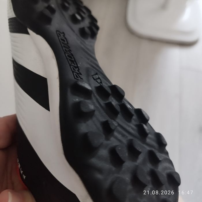 Сороконожки Adidas 39р. б/у