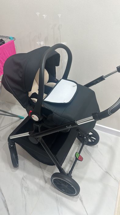 Продам коляску 3в1