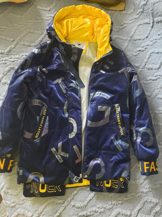 Осенняя,девочковая,152 рост куртка