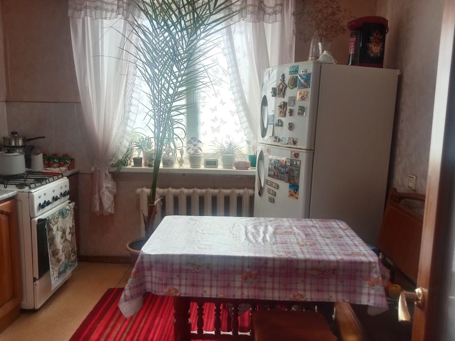 Срочно продам 2 комн.кв.в 4 мкр