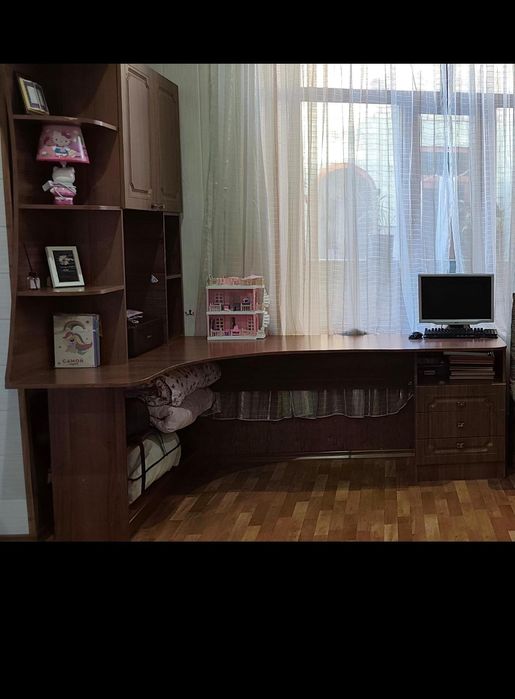Продаётся компьютерный стол