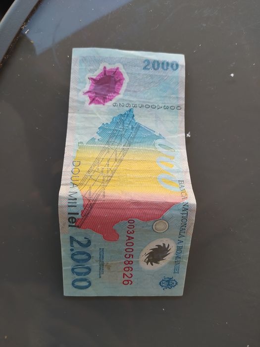 Bancnota 2000 cu eclipsa pentru colectionari