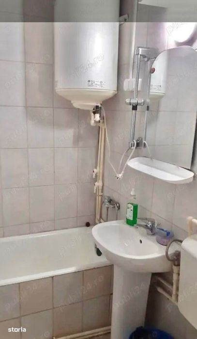 Vand 1 cam Mureseni etaj 1