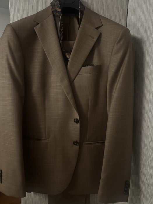 Costum Escudo Elegant
