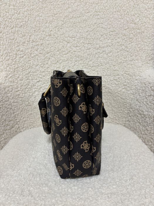 Чанта Guess нова