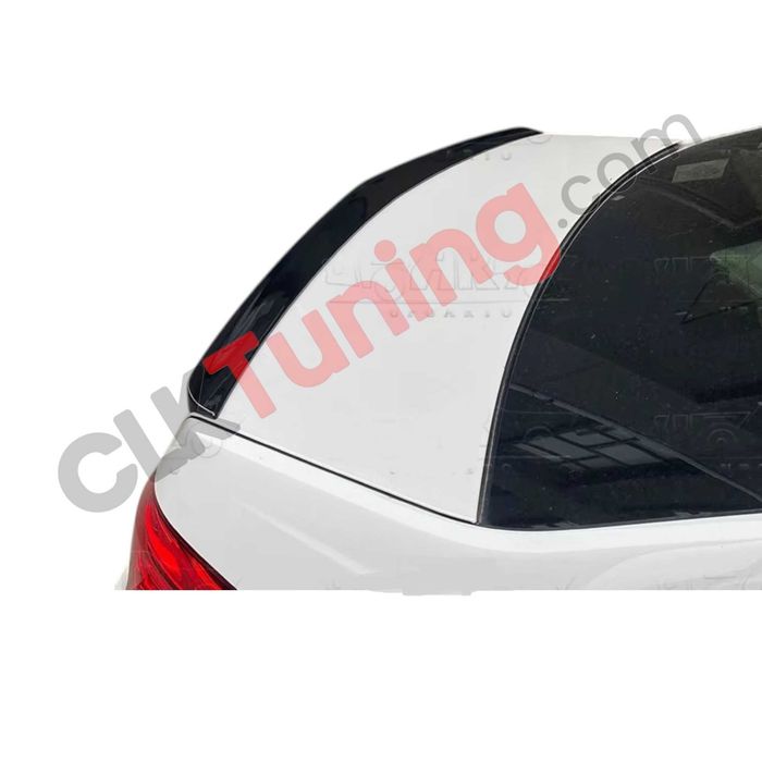 Eleron pentru portbagaj Mercedes E Class W212 negru lucios