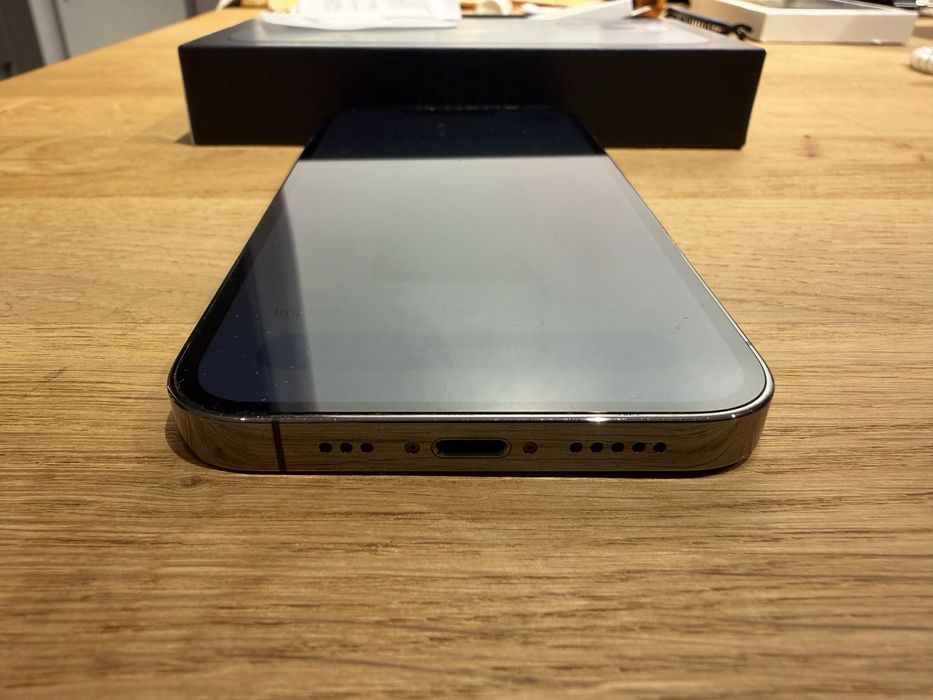Iphone 13 pro - 89% procent baterie