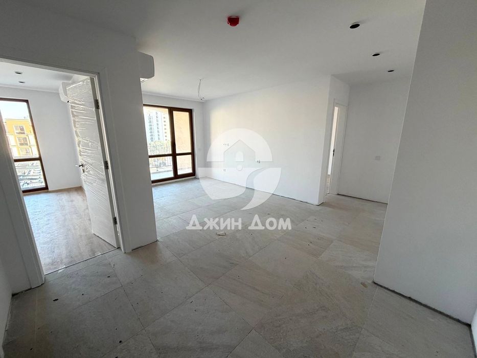 Продава се Тристаен апартамент в к.к. Слънчев бряг - 92 кв.м за 1275 €/кв.м - Снимка #1