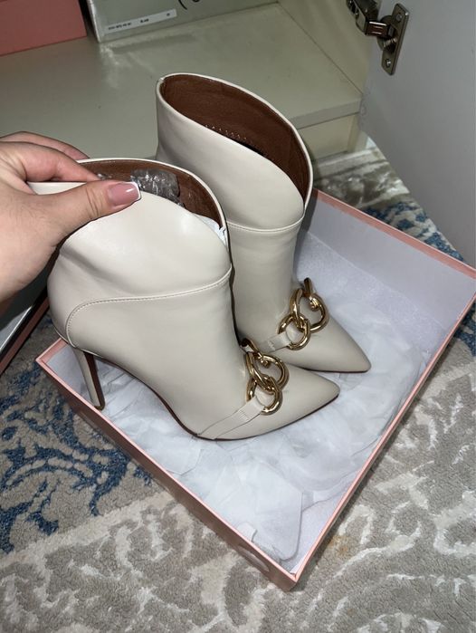 Продам сапоги ботильоны женские