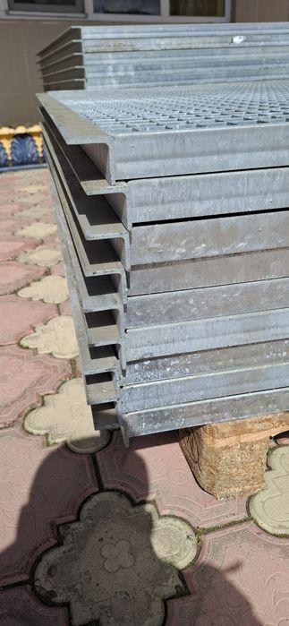 Trepte și grătare galvanizate zincate