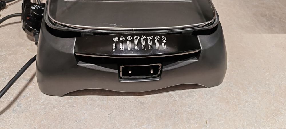 Grill / grătar electric Rohnson R250, 2200 W cu capac