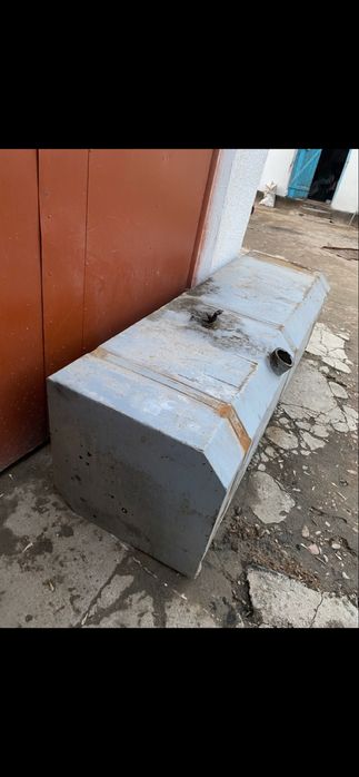 Бак  с креплением