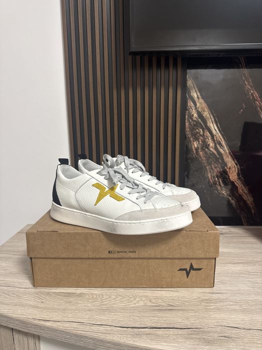 Adidasi de piele, Twelve, produs italian