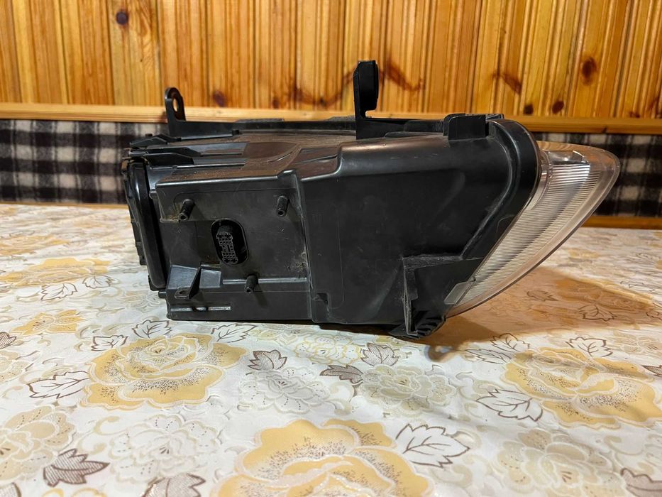 Vand Far dreapta Audi A6 C6 Bi-Xenon cu lupa