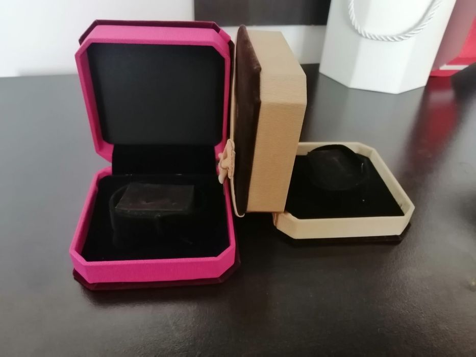 Vând cutie verighete