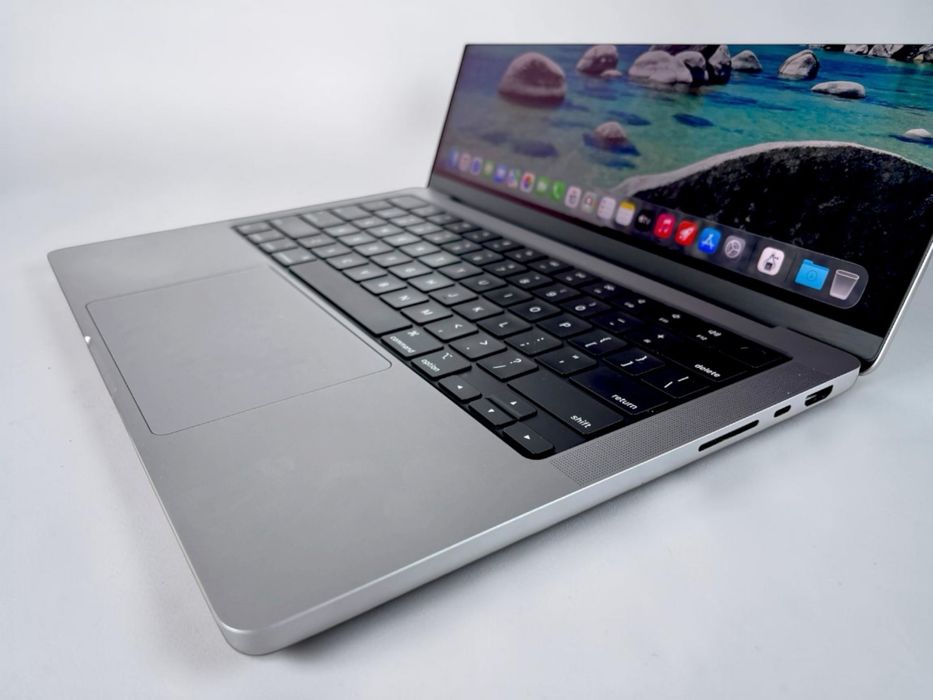 Apple MacBook Pro 14'' 2021 M1 PRO 16RAM 512SSD Перфектен! Гаранция!