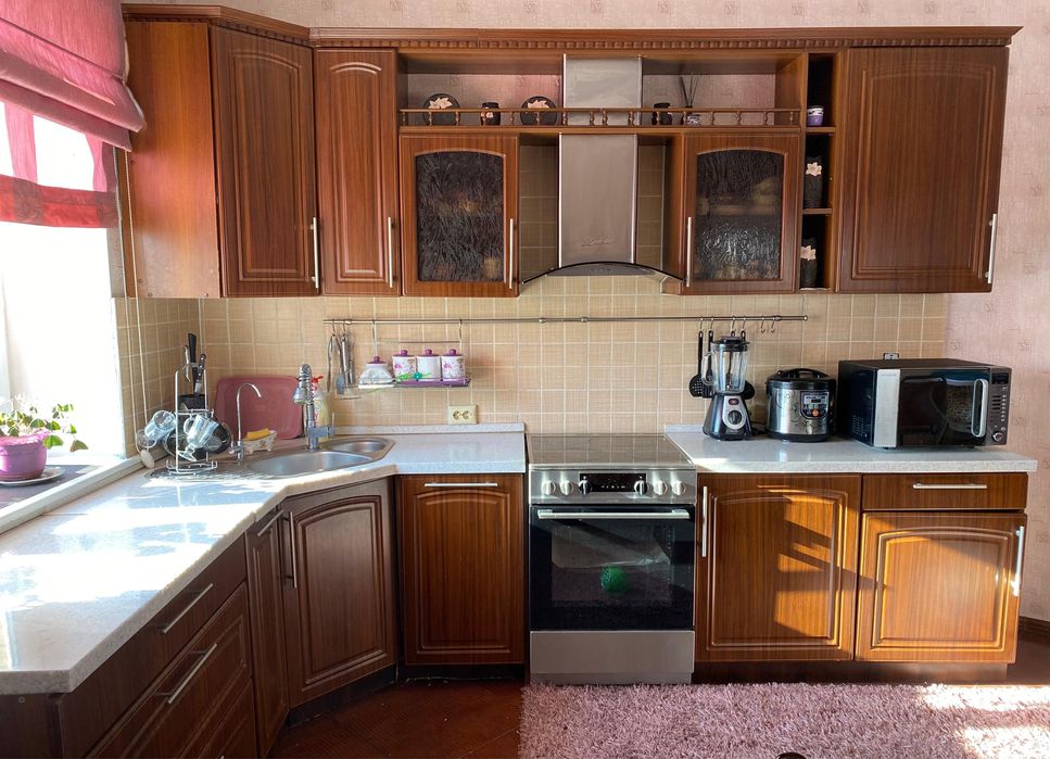 Продам кухонный гарнитур без столешницы