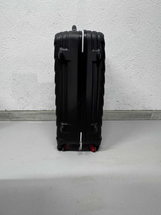 Нов черен куфар Ducati Corse Hyperspace Trolley L