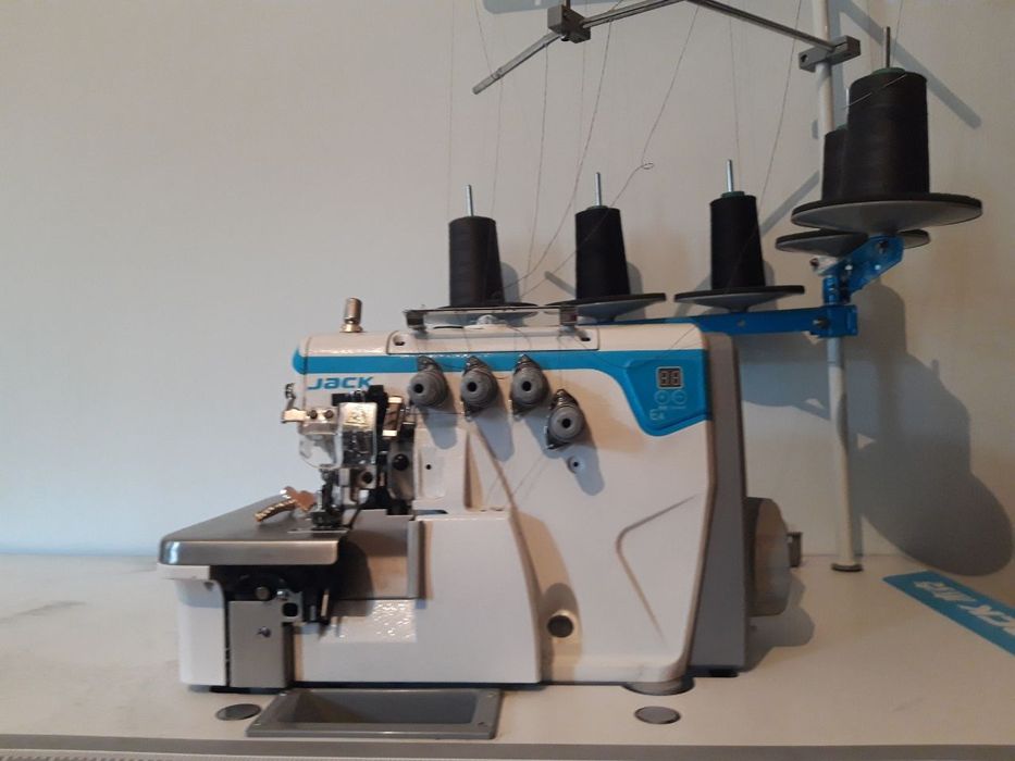 Tikuv mashinasi JACK