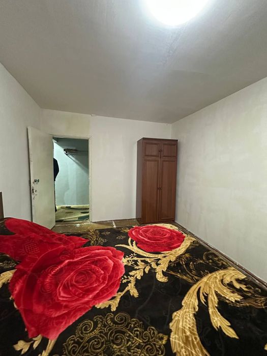 Srochna 3 xonali oʻrta podezdan 1- etajdan dom sotiladi