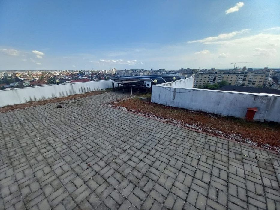 PENTHOUSE EXCLUSIVIST ÎN Craiova–761  MP   –piscina privată-KM 0