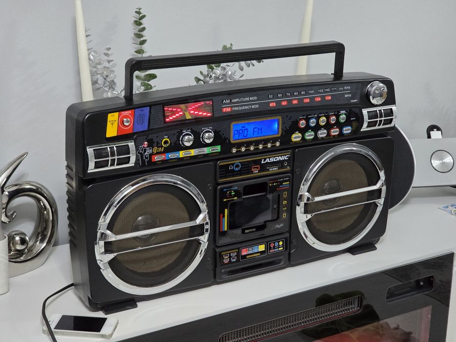 Boombox LASONIC i-931, retro , stick, usb, radio, ipod dock ,aux in