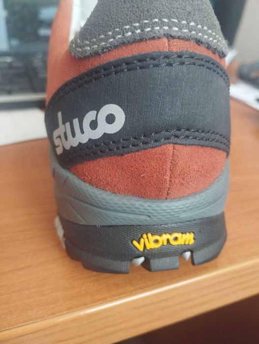 Дамски обувки на фирмата  STUCO AG,