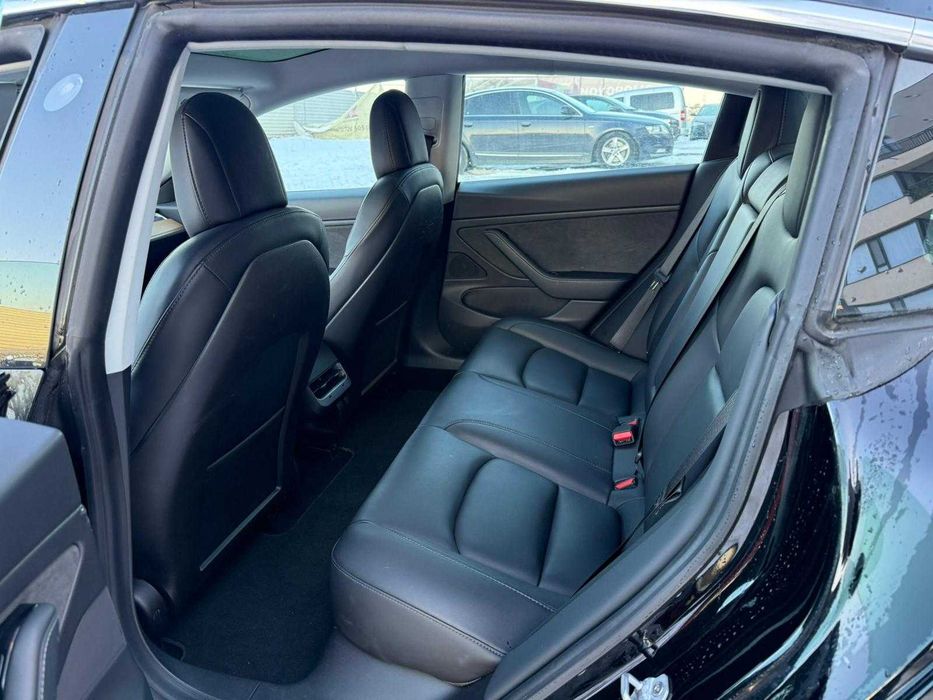TESLA Model 3 2020 — imagine 2